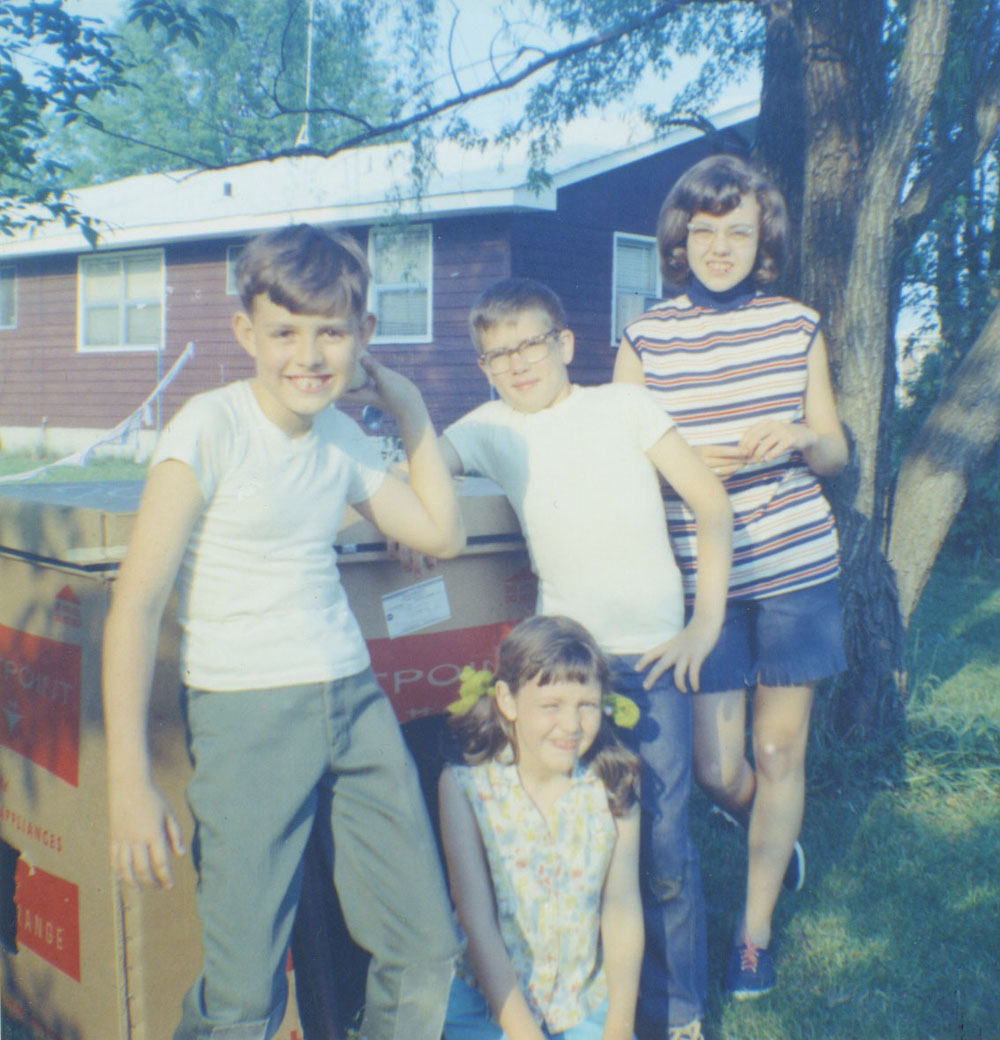 Bubba as a child and his siblings.